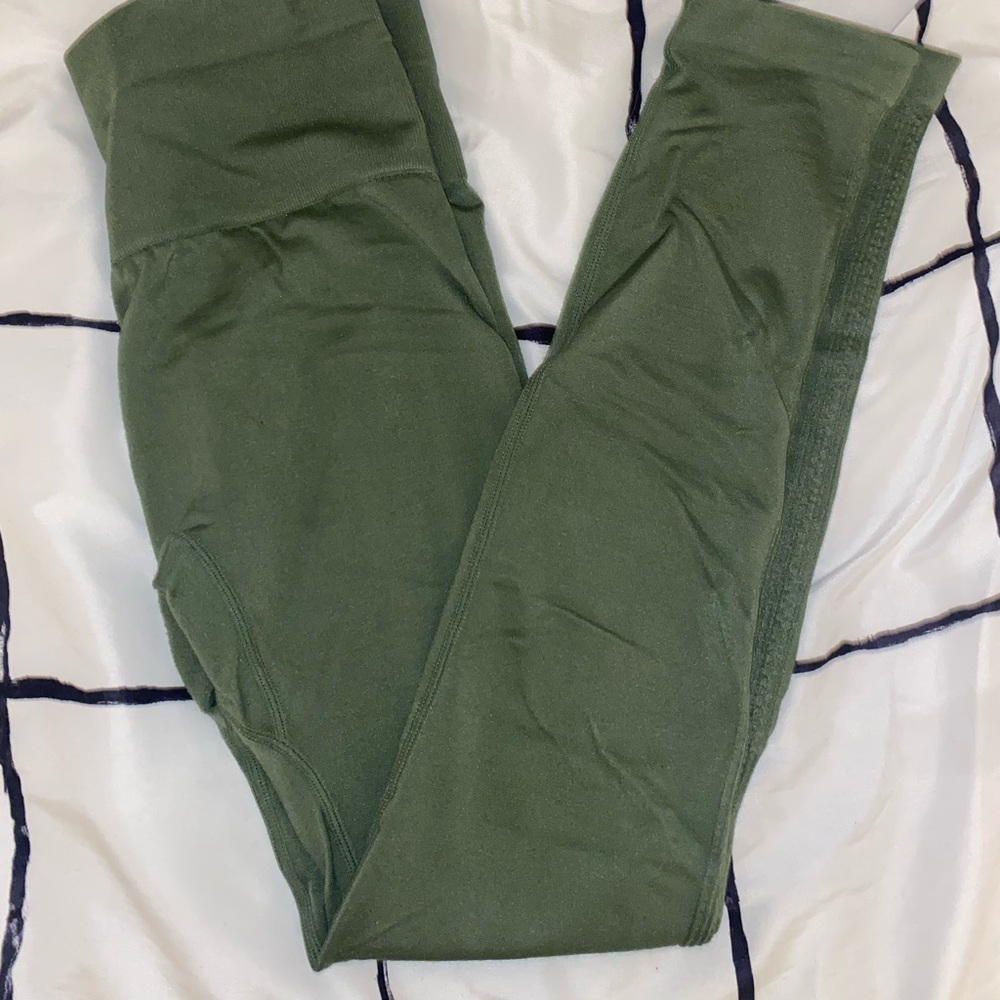 Olive green scrunch butt leggings